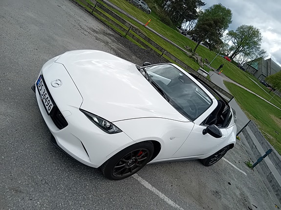 Mazda MX-5 8 of 23