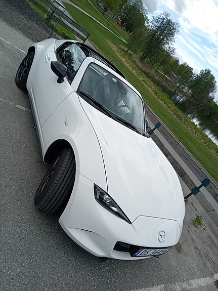 Mazda MX-5 4 of 5