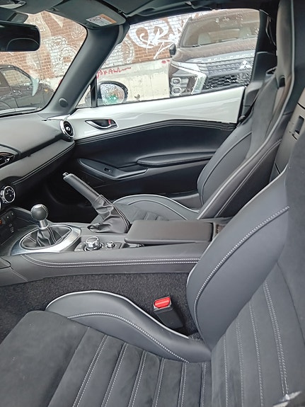 Mazda MX-5 15 of 23