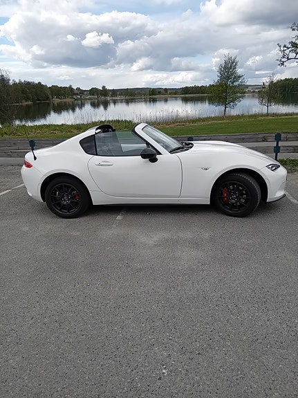 Mazda MX-5 2 of 5