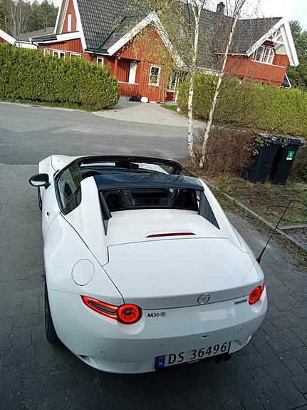 Mazda MX-5 18 of 23