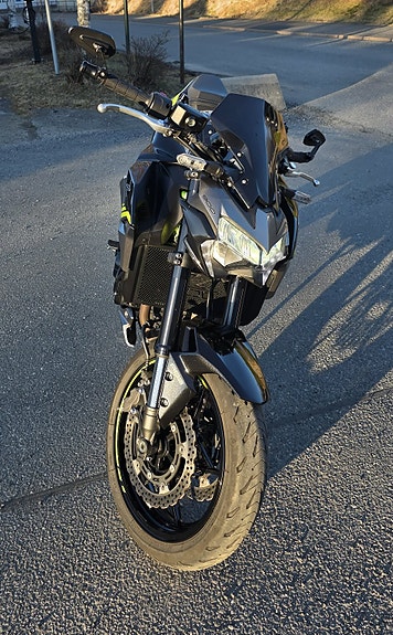 Kawasaki Z 900 5 of 5