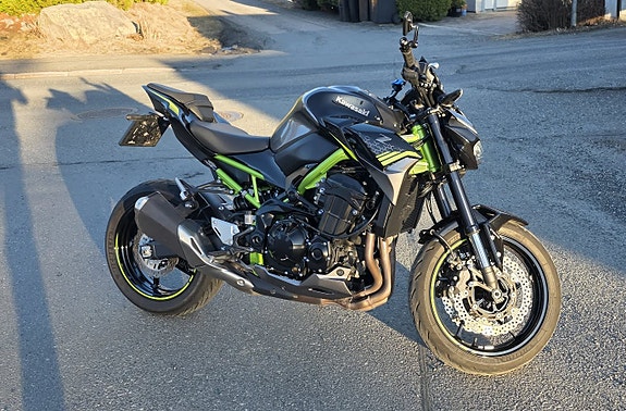Kawasaki Z 900 4 of 5