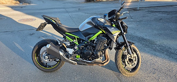 Kawasaki Z 900 3 of 5
