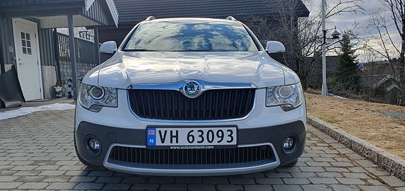 Skoda Superb 2 of 5
