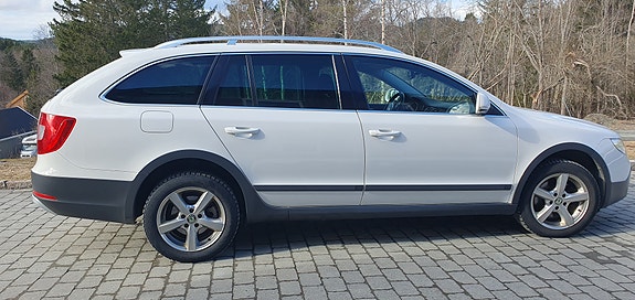 Skoda Superb 3 of 5