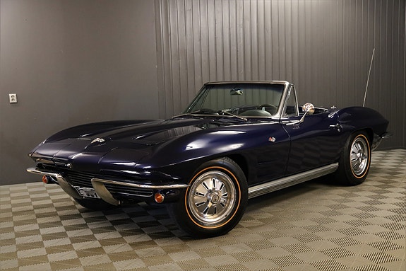 Chevrolet Corvette 9 of 30