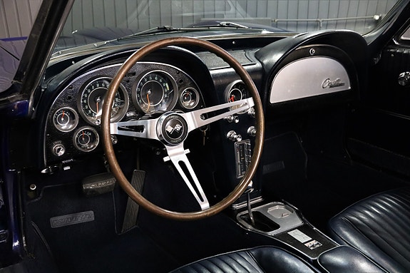 Chevrolet Corvette 24 of 30