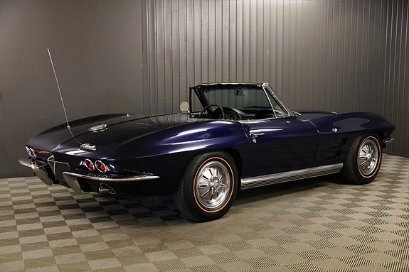 Chevrolet Corvette 13 of 30