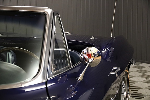 Chevrolet Corvette 10 of 30