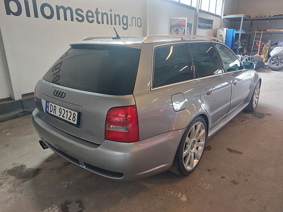 Audi RS4 4 of 5