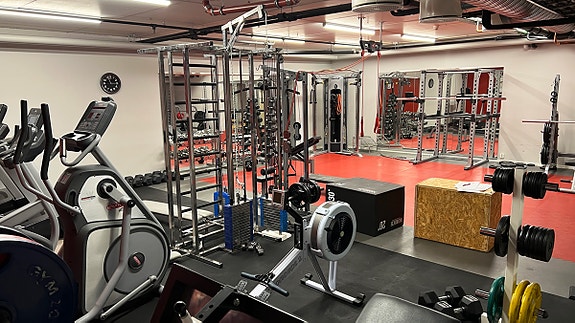 Flott treningsrom i bygget