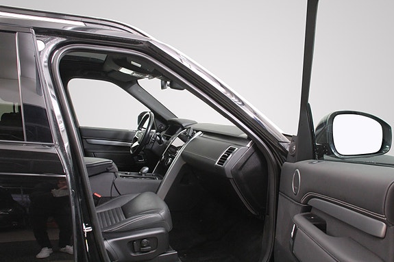 Land Rover Discovery 16 of 30