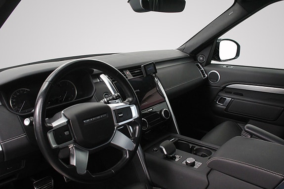 Land Rover Discovery 17 of 30