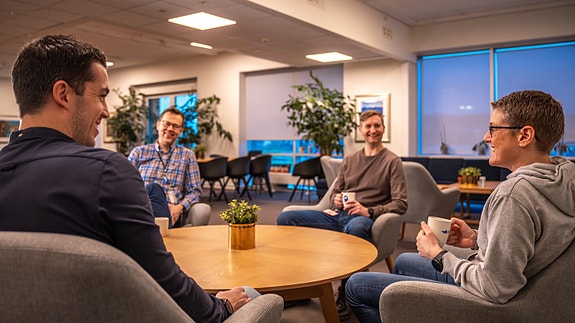 Fire kolleger i sosial sone