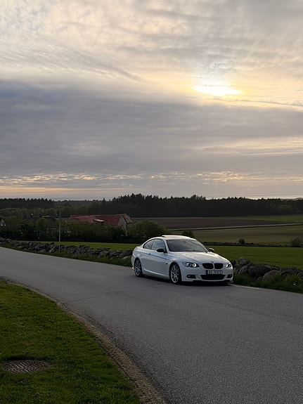 BMW 335i 2 of 12