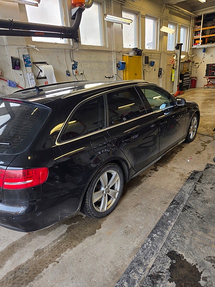 Audi A4 4 of 24