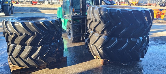 Traktor dekk på felg. 2024, kr 65 000,-