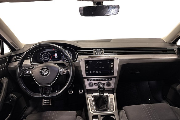 Volkswagen Passat Alltrack 10 of 22
