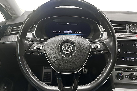 Volkswagen Passat Alltrack 11 of 22