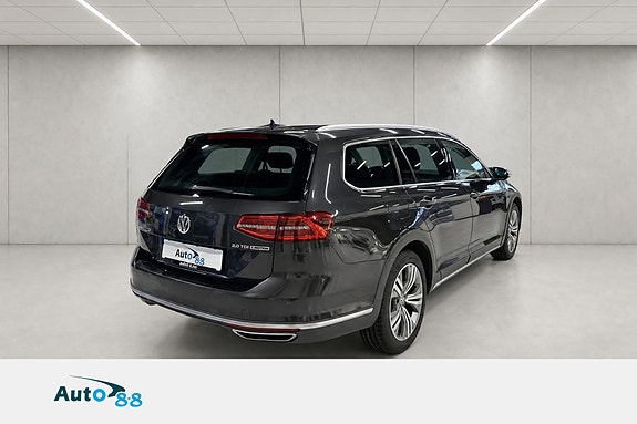 Volkswagen Passat Alltrack 4 of 22
