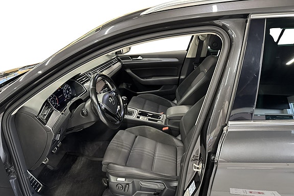 Volkswagen Passat Alltrack 8 of 22