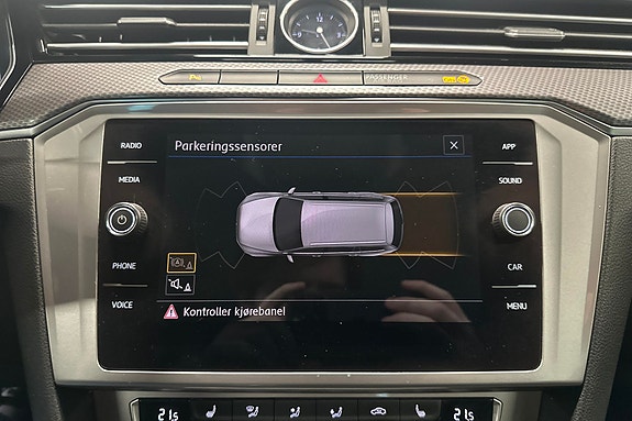 Volkswagen Passat Alltrack 19 of 22