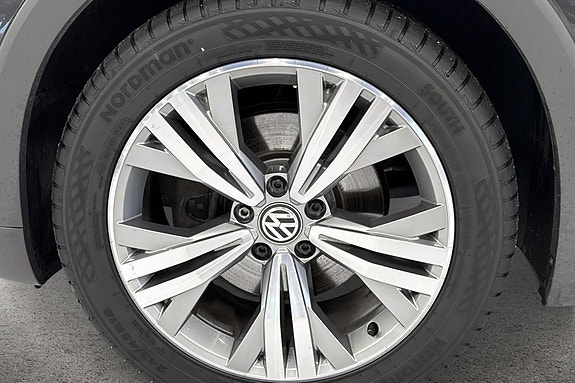 Volkswagen Passat Alltrack 7 of 22