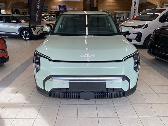 Kia EV3 2 of 5
