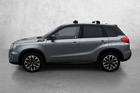Suzuki Vitara 2 of 21