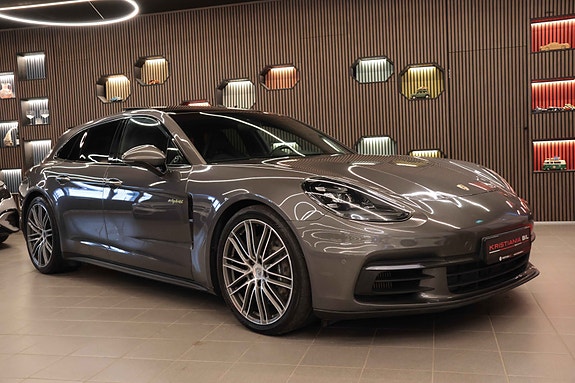 Porsche Panamera 3 of 5