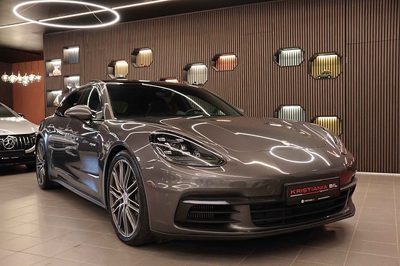 Porsche Panamera 4 of 5