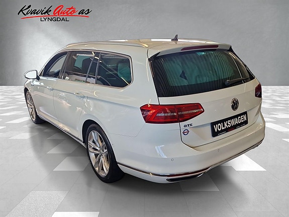 Volkswagen Passat 5 of 5