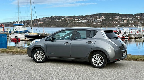 Nissan Leaf 4 of 5