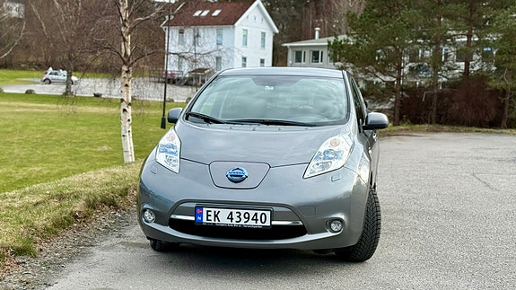 Nissan Leaf 3 of 5