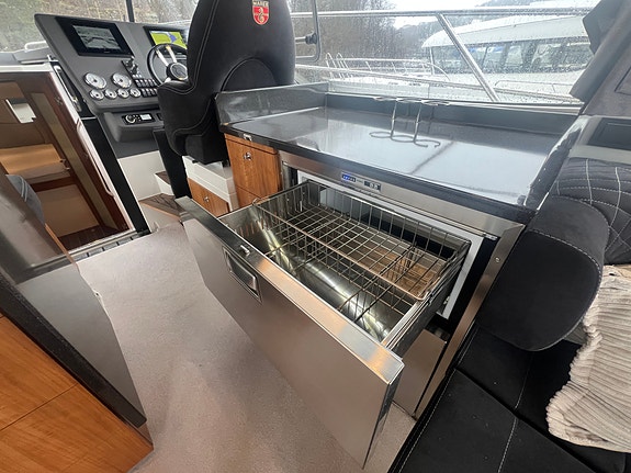 Marex 360 Cabriolet Cruiser, fullspekket, skipsreg, joystick, hekkthrruste 23 of 30