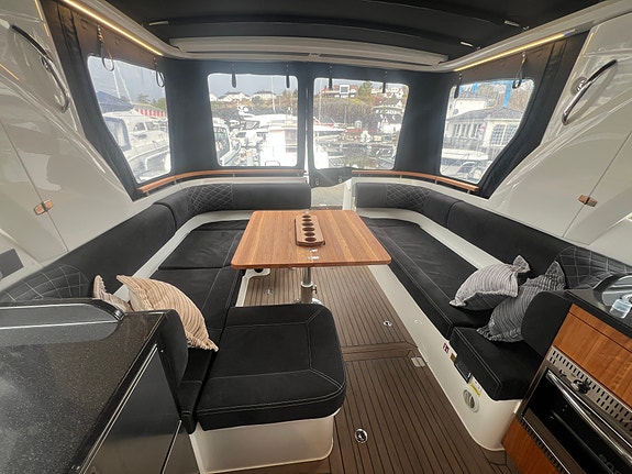 Marex 360 Cabriolet Cruiser, fullspekket, skipsreg, joystick, hekkthrruste 16 of 30