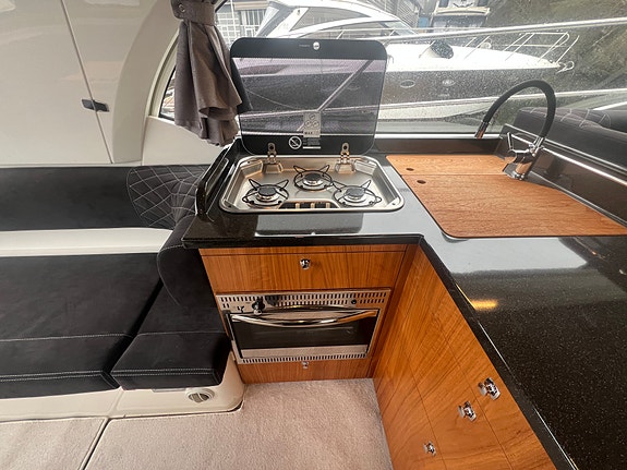 Marex 360 Cabriolet Cruiser, fullspekket, skipsreg, joystick, hekkthrruste 24 of 30