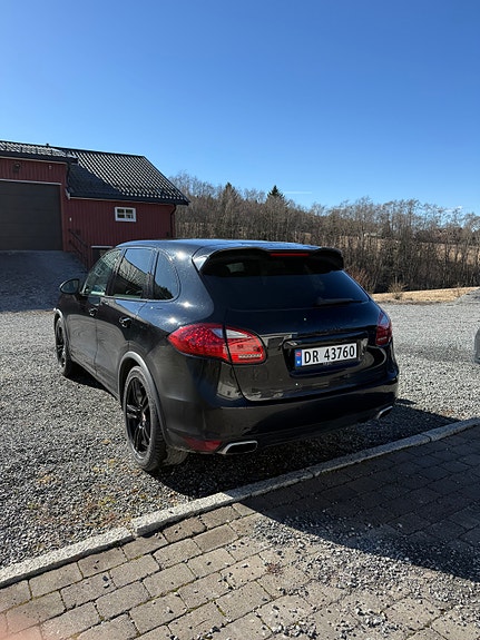 Porsche Cayenne 5 of 18