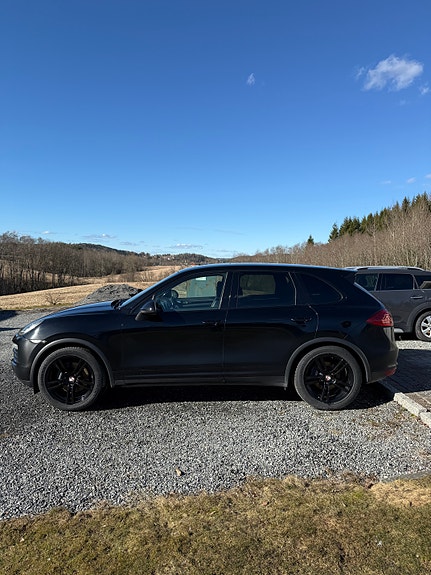 Porsche Cayenne 7 of 18