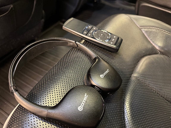 Chrysler Pacifica 16 of 30