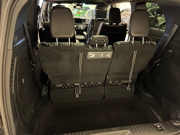 Chrysler Pacifica 23 of 30