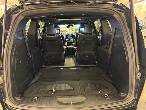Chrysler Pacifica 22 of 30