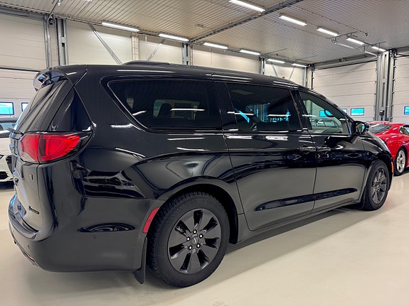 Chrysler Pacifica 6 of 30