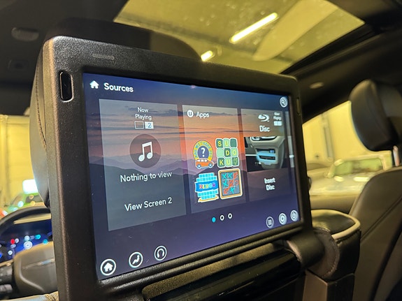 Chrysler Pacifica 15 of 30