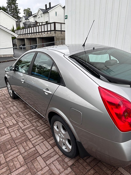 Nissan Primera 3 of 5