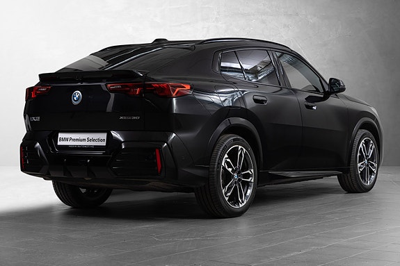 BMW iX2 5 of 26