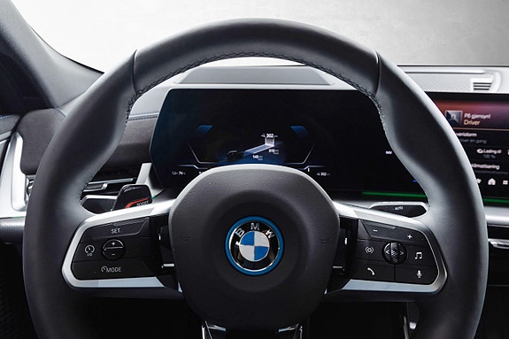 BMW iX2 15 of 26