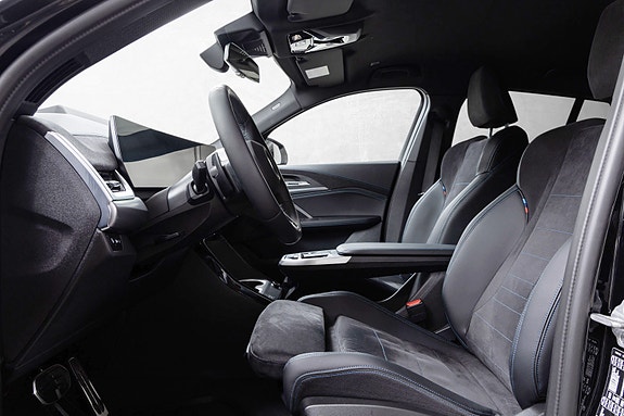 BMW iX2 11 of 26