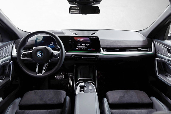 BMW iX2 22 of 26